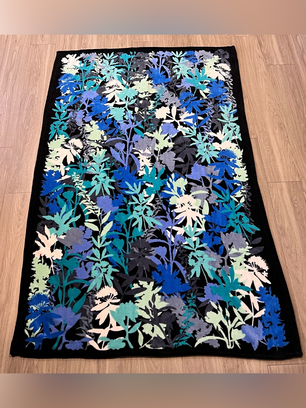 Vera Bradley Camofloral Plush Throw Blanket 48x78 Retired Floral